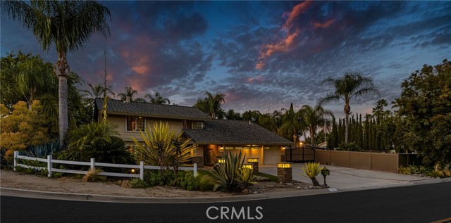 17927 Sun Hill Drive, Yorba Linda CA: https://media.crmls.org/medias/5bb9d1e9-cefe-40b2-9423-a3d430090550.jpg
