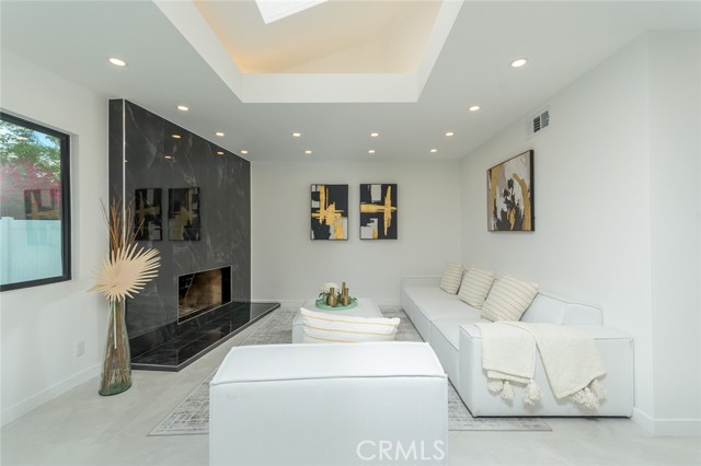 Detail Gallery Image 5 of 48 For 19806 Needles, Chatsworth,  CA 91311 - 3 Beds | 3 Baths