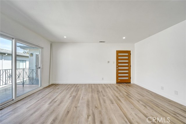 2040 S Sherbourne Drive, Los Angeles CA: https://media.crmls.org/medias/5bbb5eef-4a6c-4d2a-83f1-8c2772ff243d.jpg
