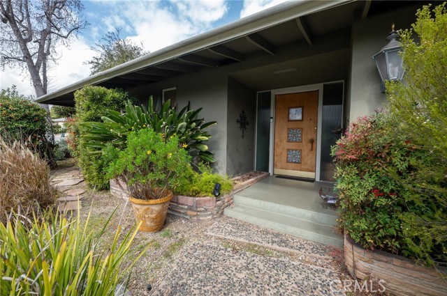 Detail Gallery Image 5 of 50 For 1883 Midwick Dr, Altadena,  CA 91001 - 3 Beds | 3/1 Baths