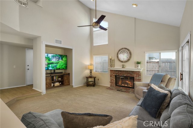 Detail Gallery Image 12 of 43 For 7710 Whitney Dr, Jurupa Valley,  CA 92509 - 4 Beds | 2/1 Baths