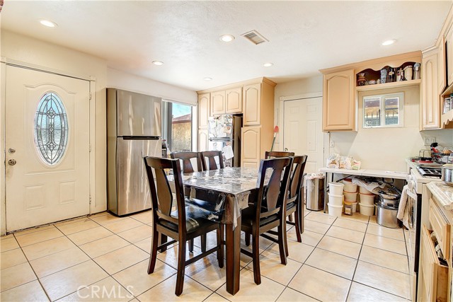 Detail Gallery Image 7 of 15 For 7811 Railroad Ave, Riverside,  CA 92504 - 4 Beds | 2 Baths