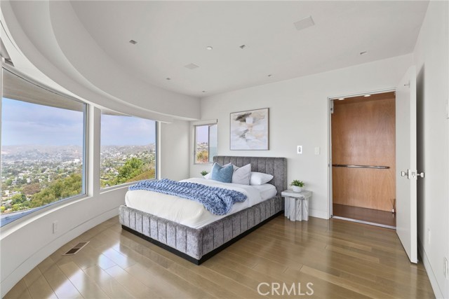 900 Gainsborough Drive, Laguna Beach CA: https://media.crmls.org/medias/5bbc9f97-da34-4d7b-913f-6245212cbfcc.jpg