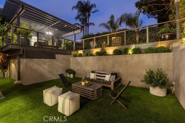 1012 10th Street, Manhattan Beach CA: https://media.crmls.org/medias/5bbdb7c2-a232-453c-b1f4-6c722b303481.jpg