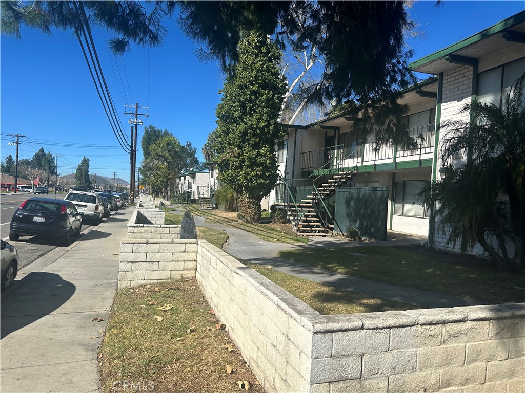 1735 E Washington #G11