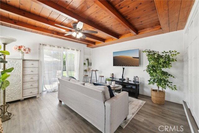 Detail Gallery Image 4 of 11 For 10551 Clancey Ave, Downey,  CA 90241 - 4 Beds | 2 Baths