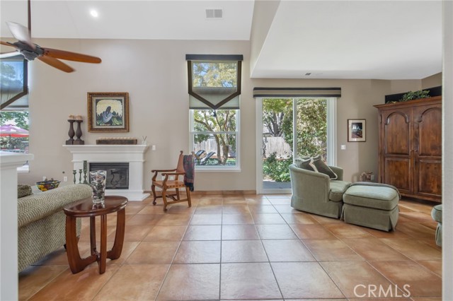 Detail Gallery Image 16 of 75 For 6030 W Country Ct, Visalia,  CA 93277 - 4 Beds | 2/1 Baths