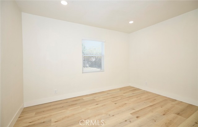 6001 De La Vista, Jurupa Valley CA: https://media.crmls.org/medias/5bc052f2-8c64-48c5-ba9c-5d6f3e2aa175.jpg