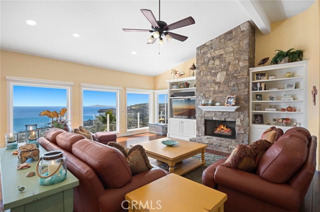  Enjoyed from every level, the stunning vistas sweep across the Pacific Ocean, crashing waves, rocky coves, sandy beaches, dazzling sunsets, Catalina Island, and thousands of sparkling lights.