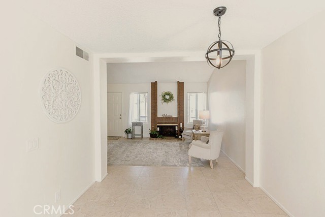 805 Vista Ct, Brea CA: https://media.crmls.org/medias/5bc146ad-f9b6-438d-b207-4ceedccef9be.jpg