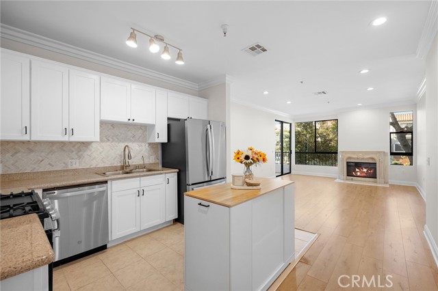 Detail Gallery Image 5 of 32 For 6938 Laurel Canyon #101,  North Hollywood,  CA 91605 - 2 Beds | 2 Baths