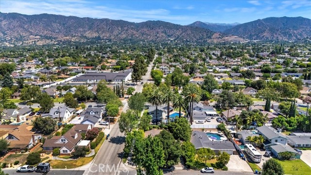 901 E Walnut Avenue, Glendora CA: https://media.crmls.org/medias/5bc32db5-9fca-45a7-8d60-4877add25215.jpg