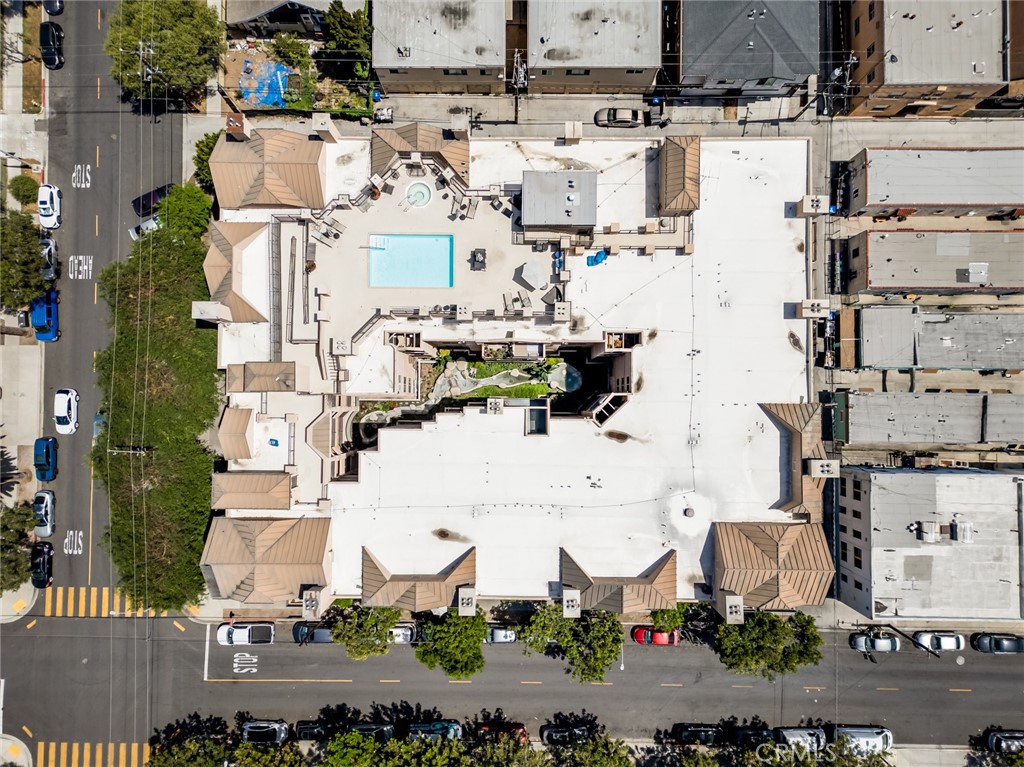 https://media.crmls.org/medias/5bc364d0-3b6a-40ea-b549-426639987c86.jpg?preset=X-Large