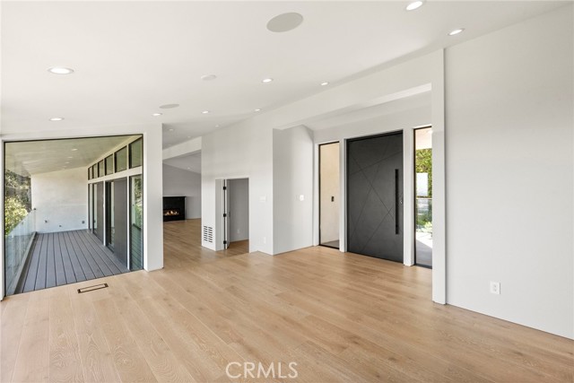 Detail Gallery Image 8 of 35 For 9336 Lloydcrest Dr, Beverly Hills,  CA 90210 - 3 Beds | 2 Baths