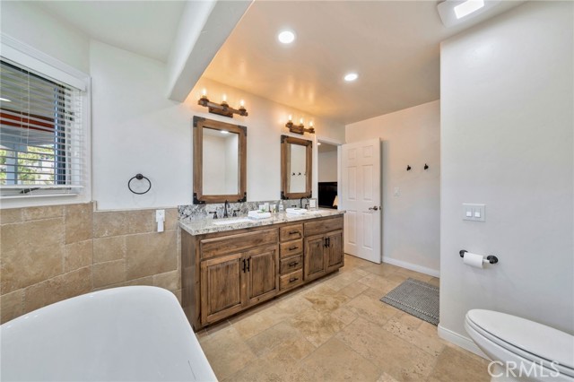 Detail Gallery Image 25 of 61 For 40034 Lakeview Dr, Big Bear Lake,  CA 92315 - 4 Beds | 3/1 Baths
