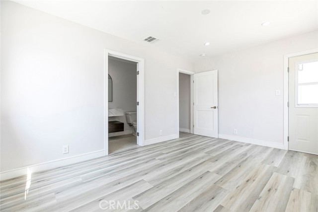 Detail Gallery Image 25 of 28 For 17646 Raymer St, Northridge,  CA 91325 - 3 Beds | 3 Baths