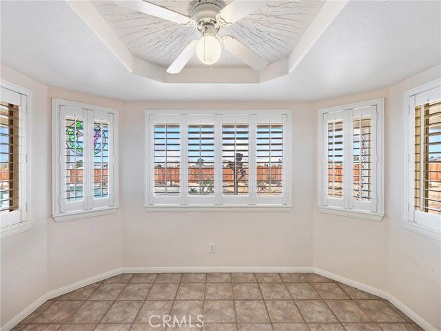 Detail Gallery Image 16 of 57 For 16992 Joshua, Apple Valley,  CA 92307 - 5 Beds | 4 Baths