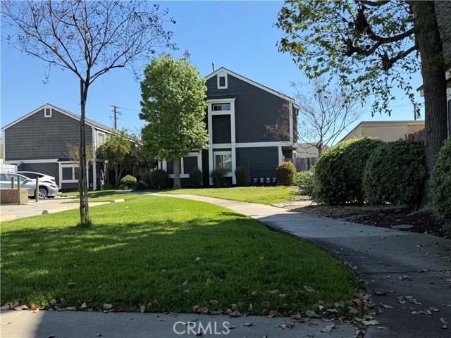 Detail Gallery Image 4 of 61 For 824 N Pasadena Ave #11,  Azusa,  CA 91702 - 2 Beds | 1/1 Baths