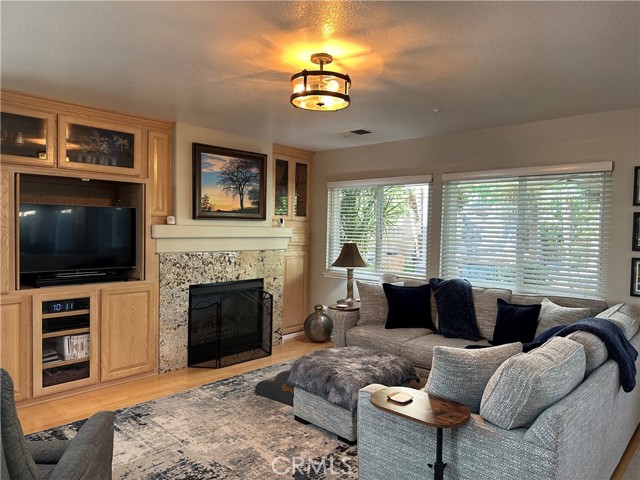 Detail Gallery Image 15 of 72 For 5370 Wrangler Dr, Fontana,  CA 92336 - 4 Beds | 2/1 Baths