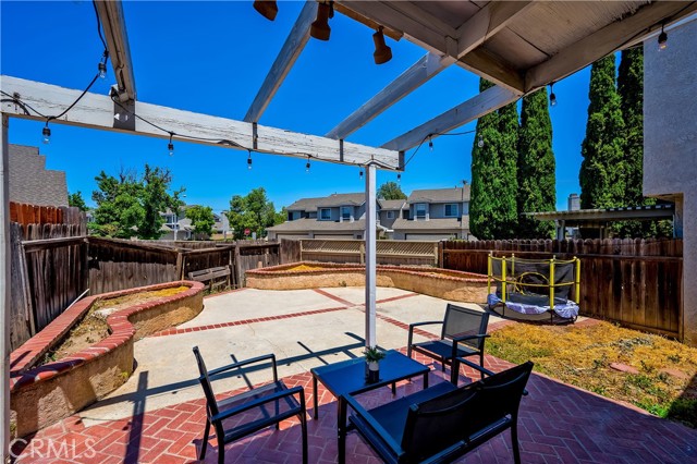 818 Live Oak Place, Corona CA: https://media.crmls.org/medias/5bc4a87b-a2d7-4c57-a557-f3f6eceb7e5a.jpg