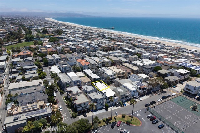 Detail Gallery Image 2 of 54 For 443 23rd Pl, Manhattan Beach,  CA 90266 - 3 Beds | 3/1 Baths