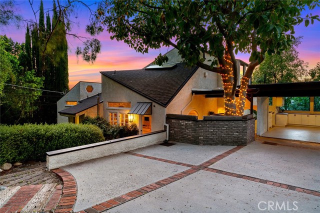 Detail Gallery Image 4 of 64 For 4769 Galendo St, Woodland Hills,  CA 91364 - 4 Beds | 3/1 Baths