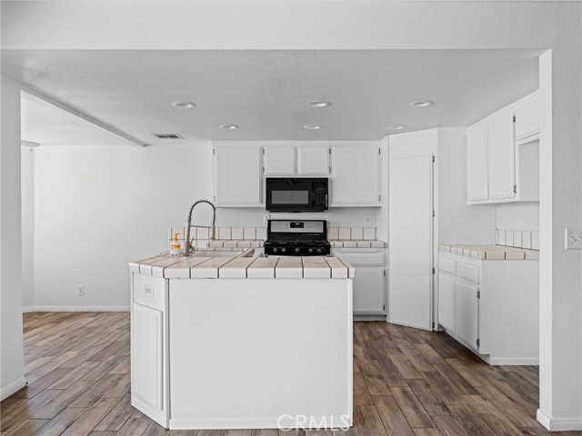 Detail Gallery Image 9 of 33 For 18896 Westlawn, Hesperia,  CA 92345 - 3 Beds | 2 Baths