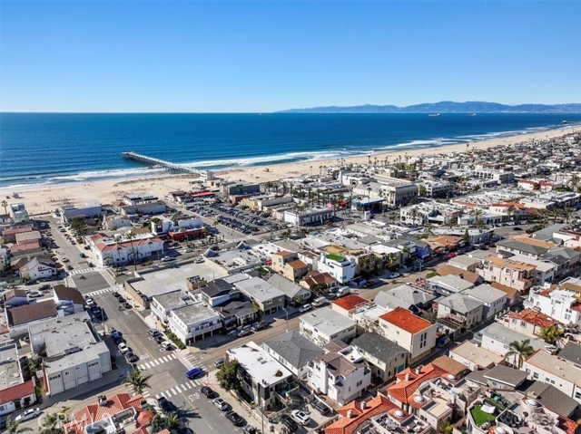 1025 Manhattan Avenue, Hermosa Beach, California 90254, 4 Bedrooms Bedrooms, ,4 BathroomsBathrooms,Residential,Sold,Manhattan,SB24033002