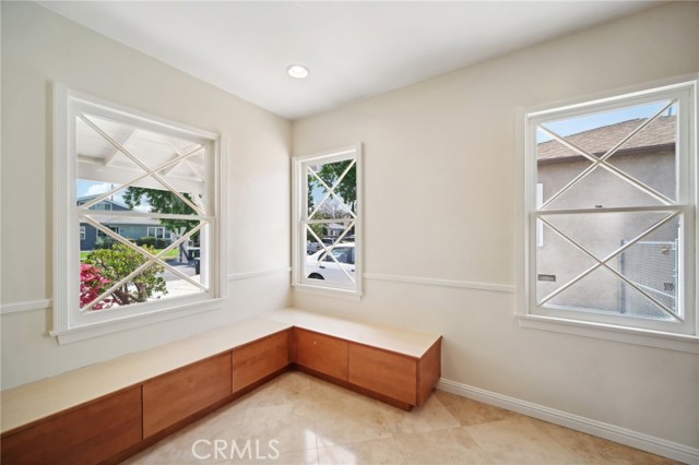 Detail Gallery Image 21 of 71 For 610 N Griffith Park Dr, Burbank,  CA 91506 - 3 Beds | 2/1 Baths