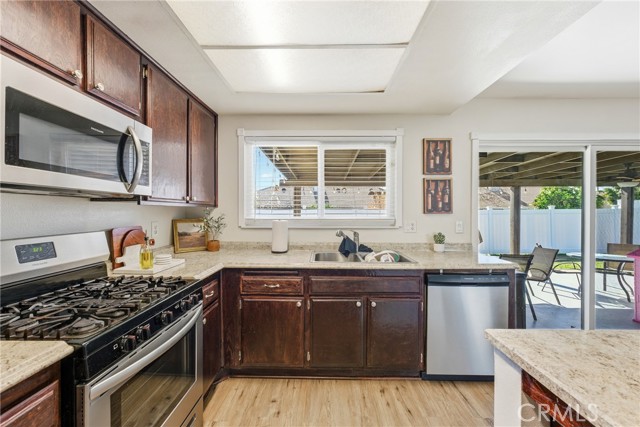 Detail Gallery Image 12 of 25 For 251 E Scott, Rialto,  CA 92376 - 3 Beds | 2 Baths