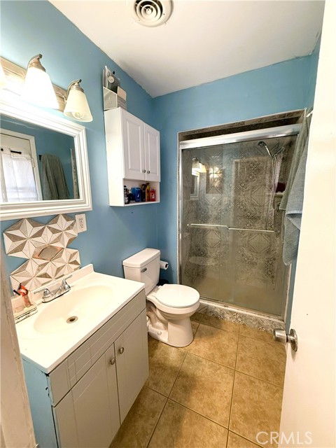 Detail Gallery Image 19 of 40 For 1320 White Ln, Bakersfield,  CA 93307 - 4 Beds | 2 Baths