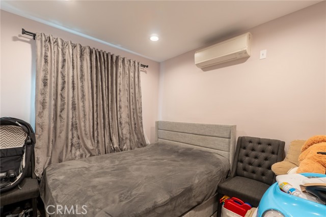 Detail Gallery Image 17 of 21 For 7647 Amestoy Ave, Van Nuys,  CA 91406 - 2 Beds | 2 Baths