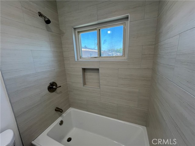 Detail Gallery Image 16 of 21 For 11880 Eucalyptus Ave #C,  Hawthorne,  CA 90250 - 2 Beds | 1 Baths