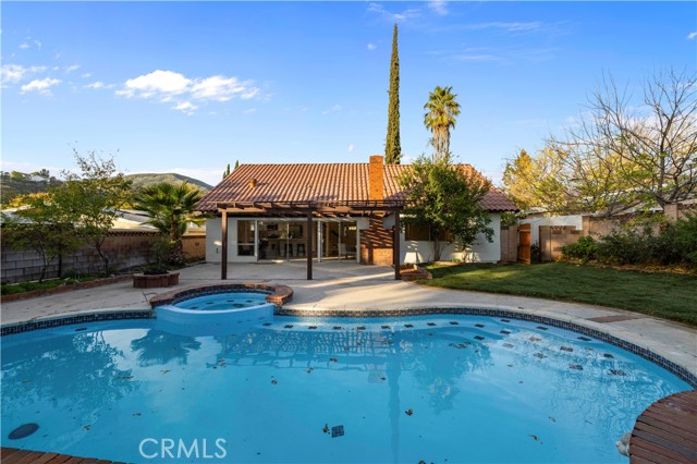 Detail Gallery Image 42 of 49 For 18838 Cabral, Canyon Country,  CA 91351 - 4 Beds | 3 Baths