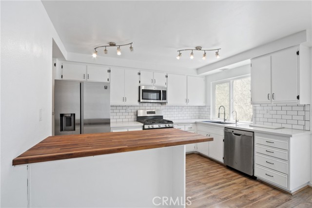 26398 Waterford Circle, Lake Forest CA: https://media.crmls.org/medias/5bca4e26-80ca-46e5-b599-636f6ce537b1.jpg