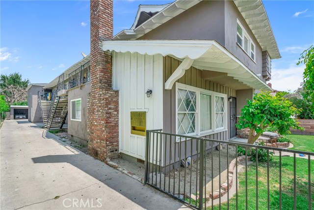 Detail Gallery Image 3 of 20 For 3323 Los Flores Bld, Lynwood,  CA 90262 - – Beds | – Baths
