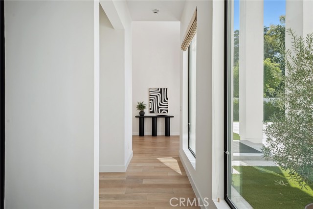 Detail Gallery Image 25 of 74 For 13807 Magnolia Bld, Sherman Oaks,  CA 91423 - 5 Beds | 4/1 Baths