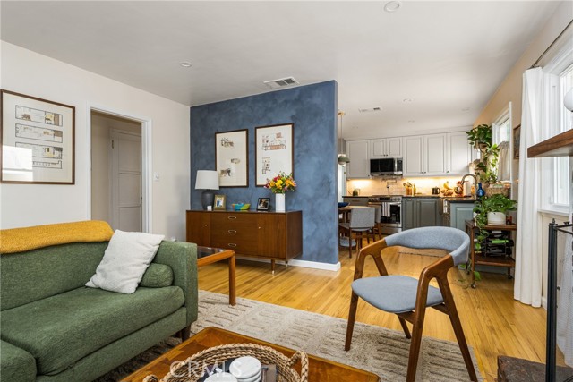 Detail Gallery Image 13 of 44 For 309 E 46th, Long Beach,  CA 90807 - 4 Beds | 2 Baths