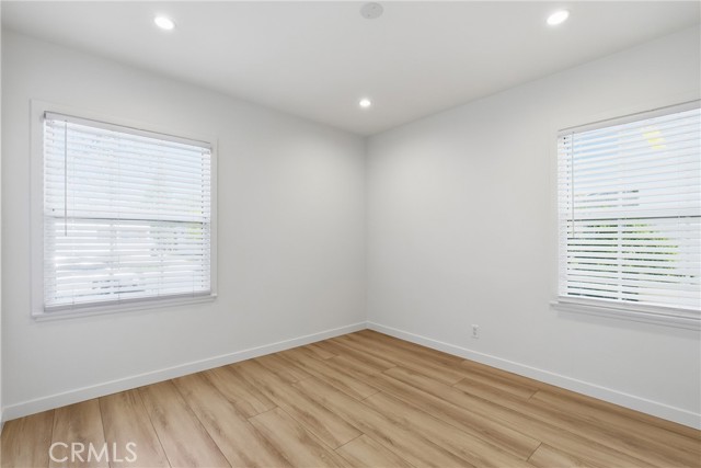 Detail Gallery Image 9 of 17 For 17546 Kittridge, Lake Balboa,  CA 91406 - 3 Beds | 2 Baths