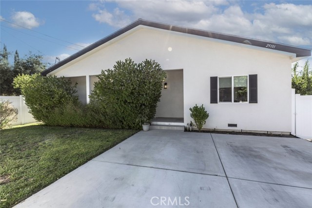 25101 Vermont Drive, Newhall CA: https://media.crmls.org/medias/5bcbba7b-c7ca-4361-9898-7982a3075fd6.jpg