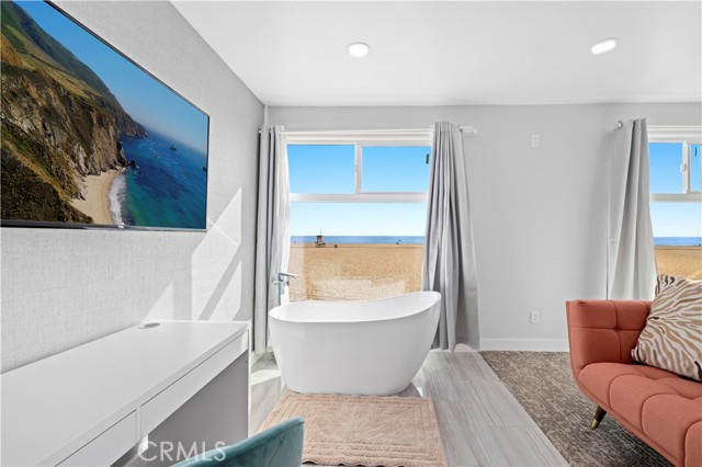 Detail Gallery Image 10 of 73 For 1628 W Oceanfront, Newport Beach,  CA 92663 - – Beds | – Baths