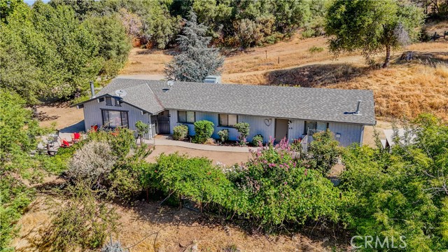 Detail Gallery Image 1 of 16 For 33301 Road 233, North Fork,  CA 93643 - 4 Beds | 2 Baths