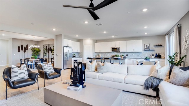 Detail Gallery Image 7 of 27 For 17593 Crabtree Meadows, Hesperia,  CA 92345 - 4 Beds | 3/1 Baths