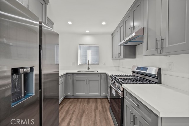 Detail Gallery Image 9 of 18 For 10558 Laurel Canyon Blvd, Pacoima,  CA 91331 - 5 Beds | 3 Baths