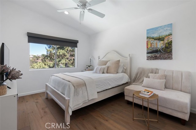 Detail Gallery Image 9 of 16 For 3960 Ellenita, Tarzana,  CA 91356 - 3 Beds | 3 Baths