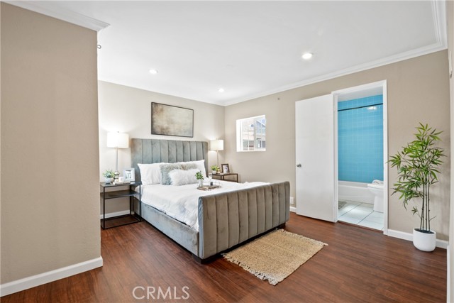 13439 Roselle Avenue, Hawthorne CA: https://media.crmls.org/medias/5bccf087-1340-4c5f-b318-f40c6a450907.jpg
