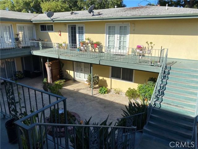 611 S Orange Avenue, Santa Ana CA: https://media.crmls.org/medias/5bcdcb93-20cb-4986-abf0-f832aafc364d.jpg
