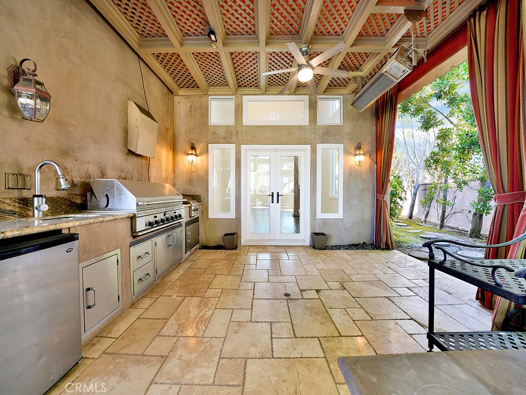 https://media.crmls.org/medias/5bce49c8-3423-49f7-bc58-e816ff7d0e8c.jpg?preset=X-Large