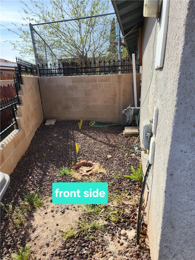 https://media.crmls.org/medias/5bce5b79-5b16-405a-a2fe-b50f158819cb.jpg?preset=X-Large