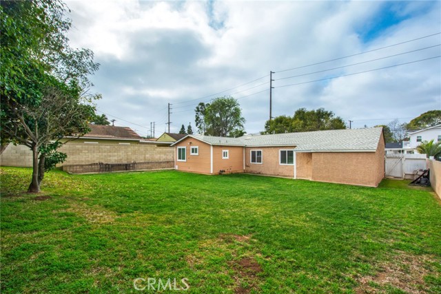 Detail Gallery Image 10 of 17 For 1940 Monrovia, Costa Mesa,  CA 92627 - 3 Beds | 2 Baths